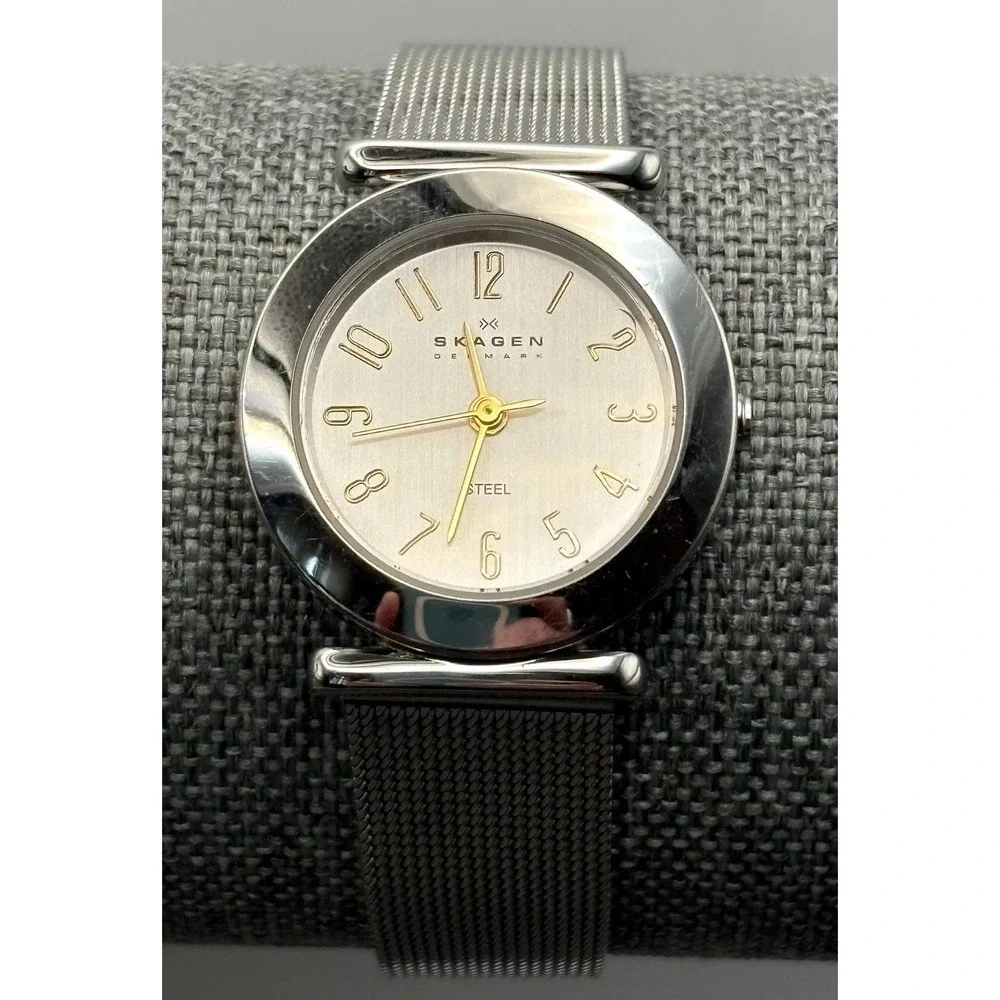 Skagen Silver Tone Stainless Steel Mesh Watch NEEDS BATTERY